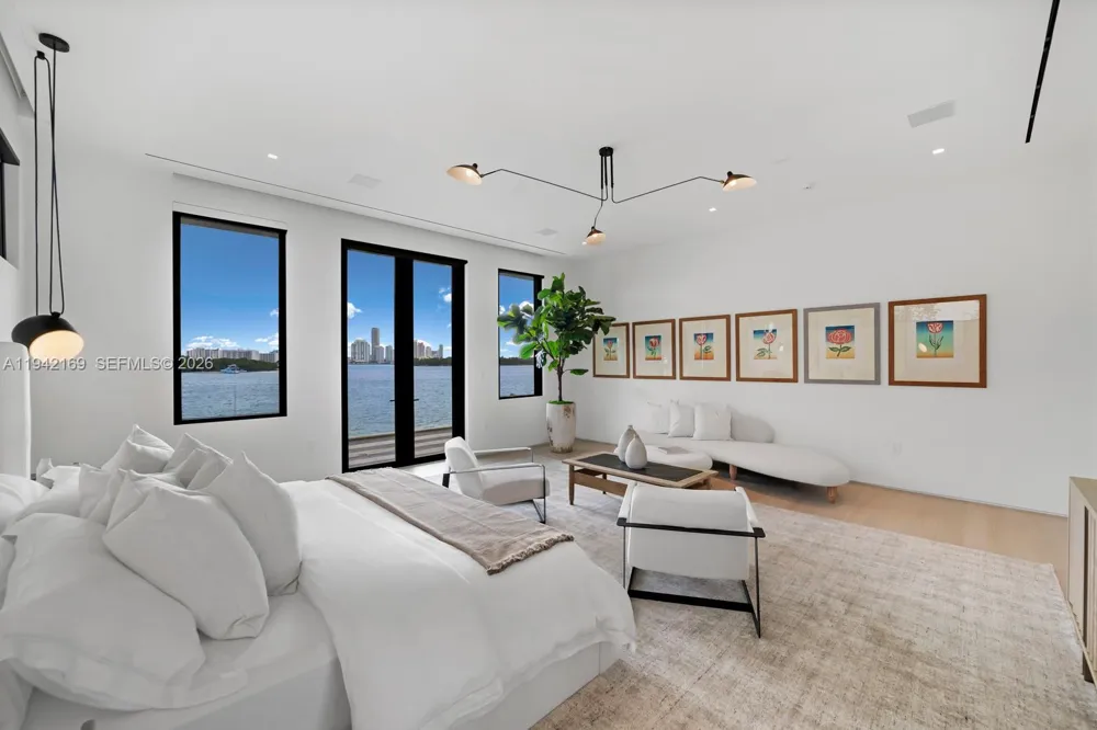 33 E Dilido Dr Miami Beach, FL 33139