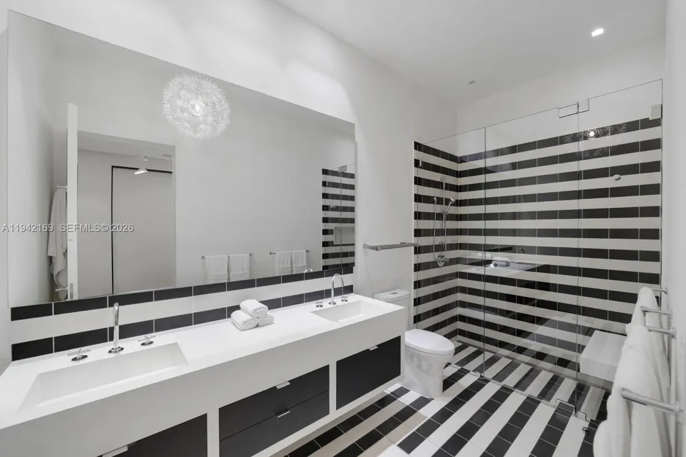 33 E Dilido Dr Miami Beach, FL 33139