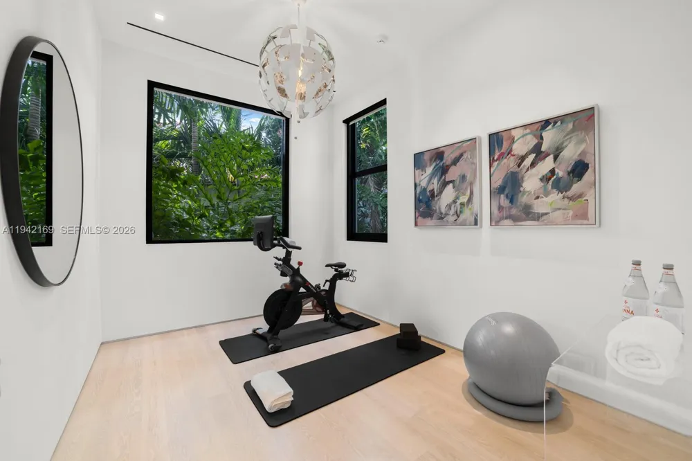 33 E Dilido Dr Miami Beach, FL 33139