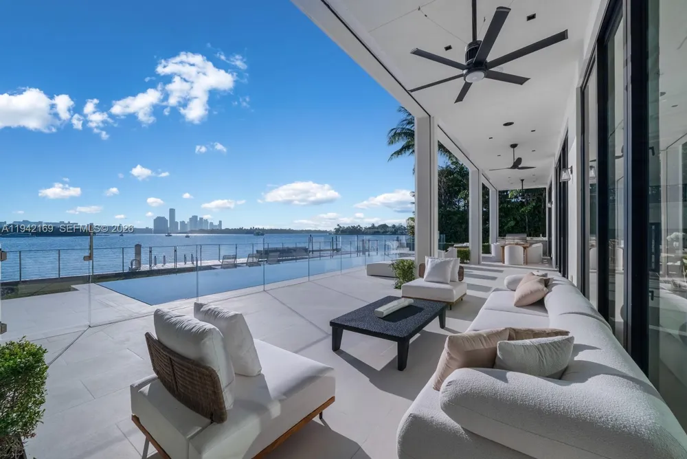 33 E Dilido Dr Miami Beach, FL 33139