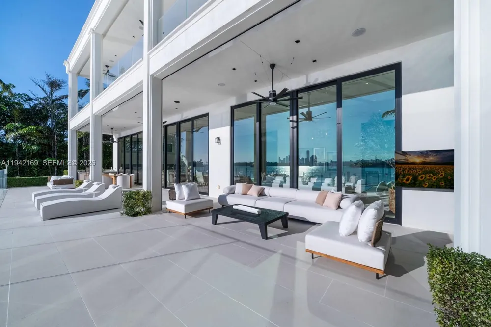 33 E Dilido Dr Miami Beach, FL 33139