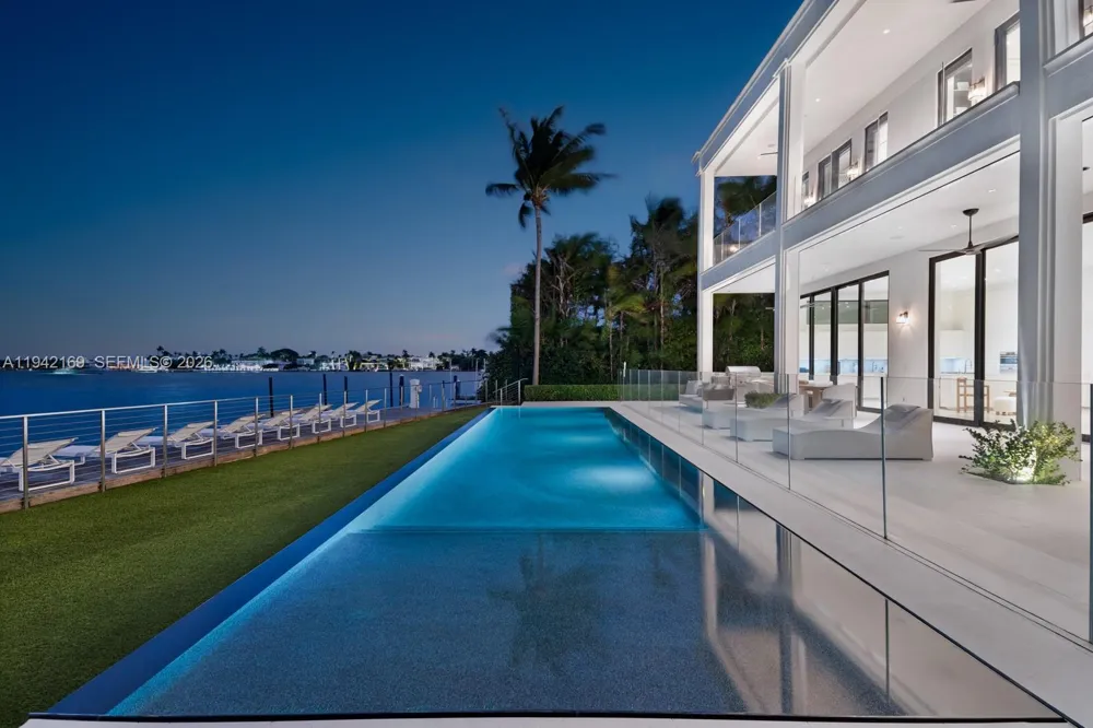 33 E Dilido Dr Miami Beach, FL 33139