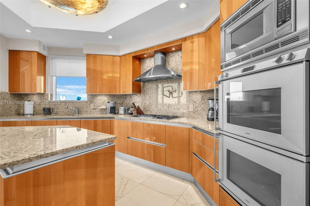 16051 Collins Ave #2001 Sunny Isles Beach, FL 33160