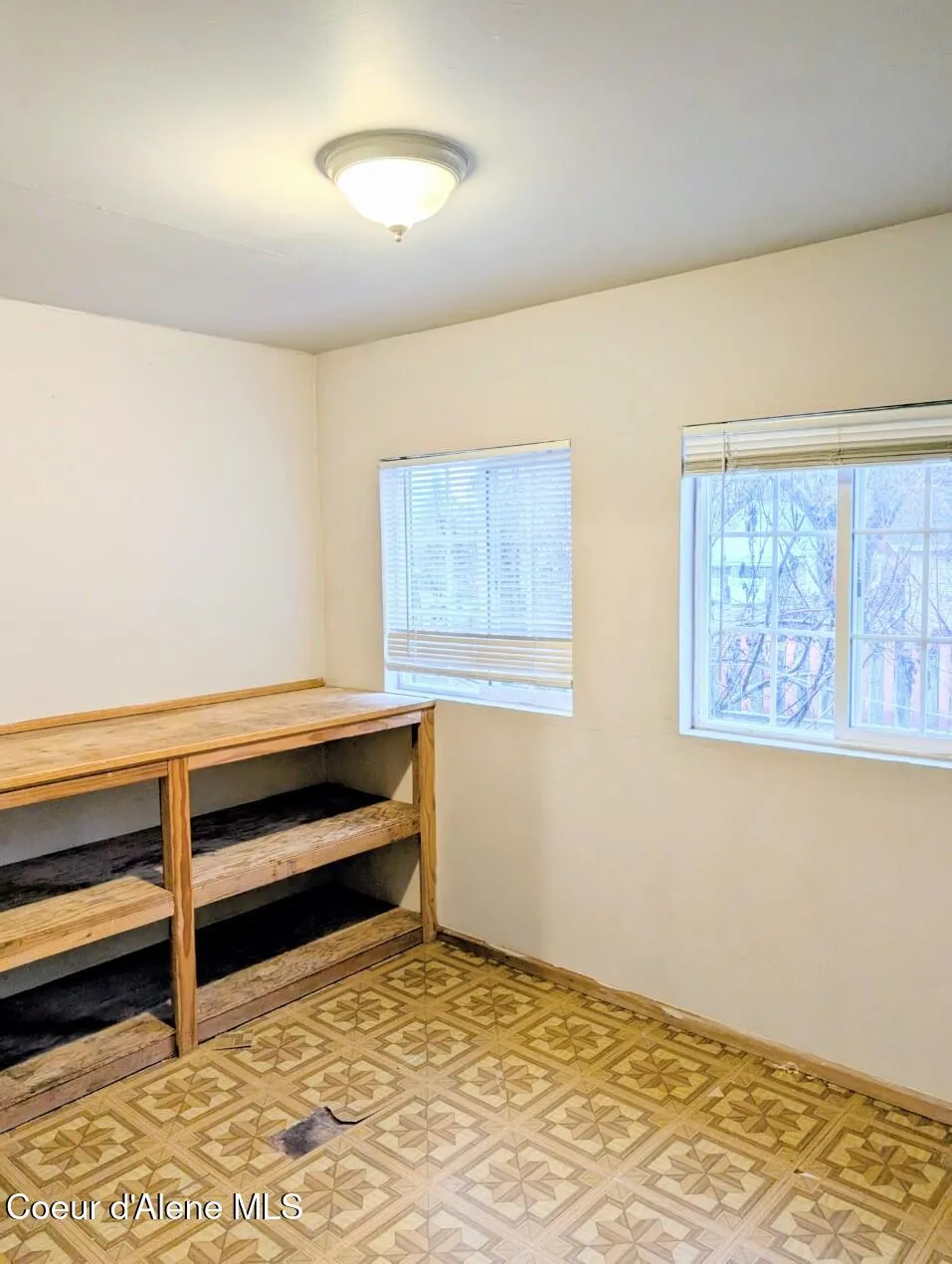 6873 Hill Side Aly Bonners Ferry, ID 83805