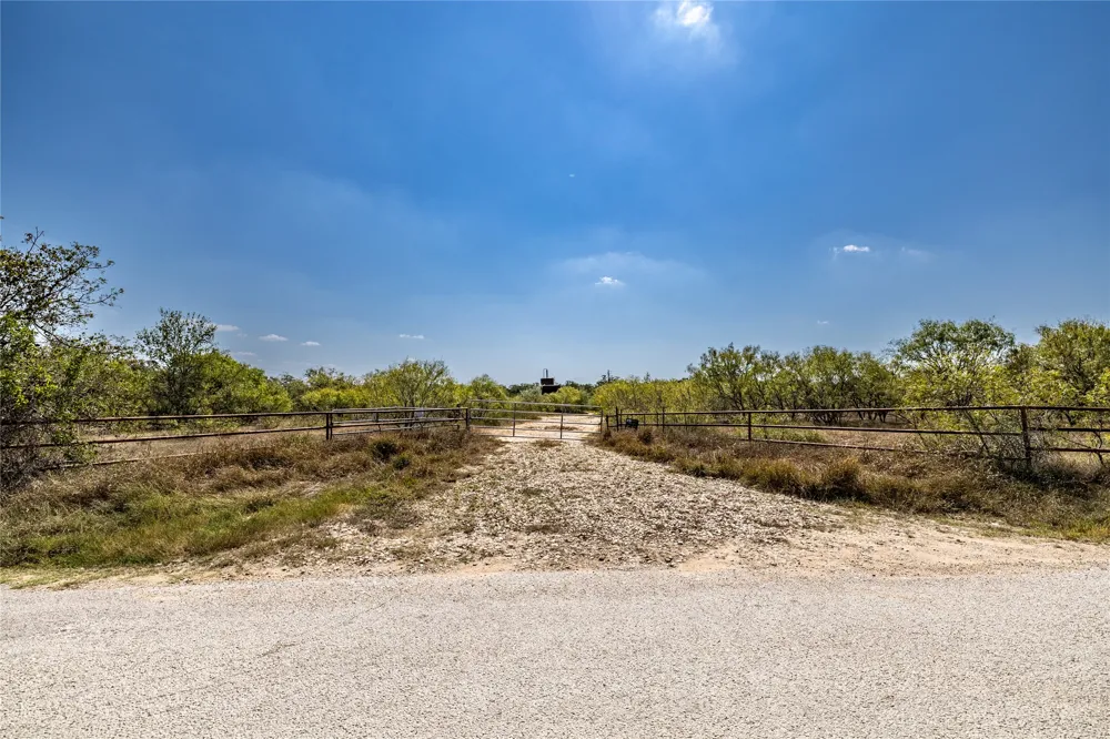 2 Track Road Dale, TX 78616