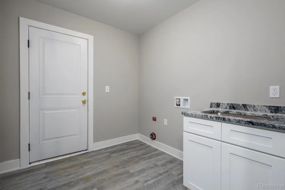 2367 Baltimore Davison City, MI 48423