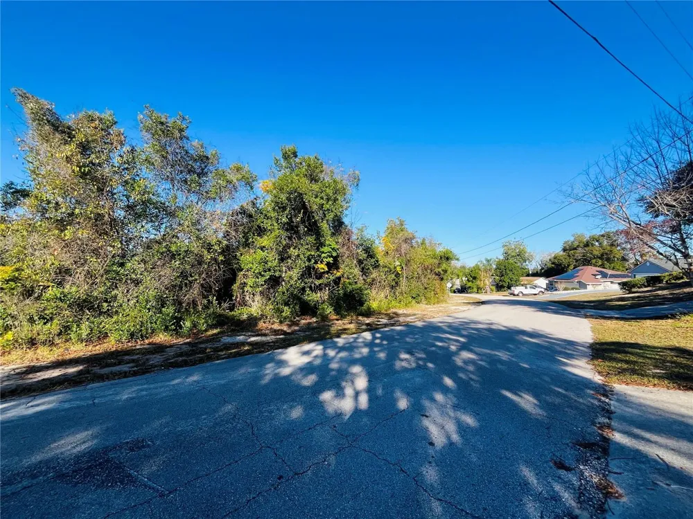 2106 E GLORIA DRIVE Deltona, FL 32725