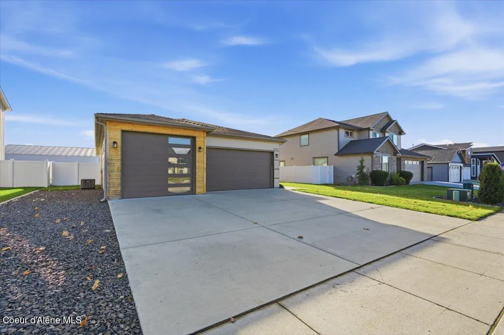 3294 W Giovanni Lane Hayden, ID 83835