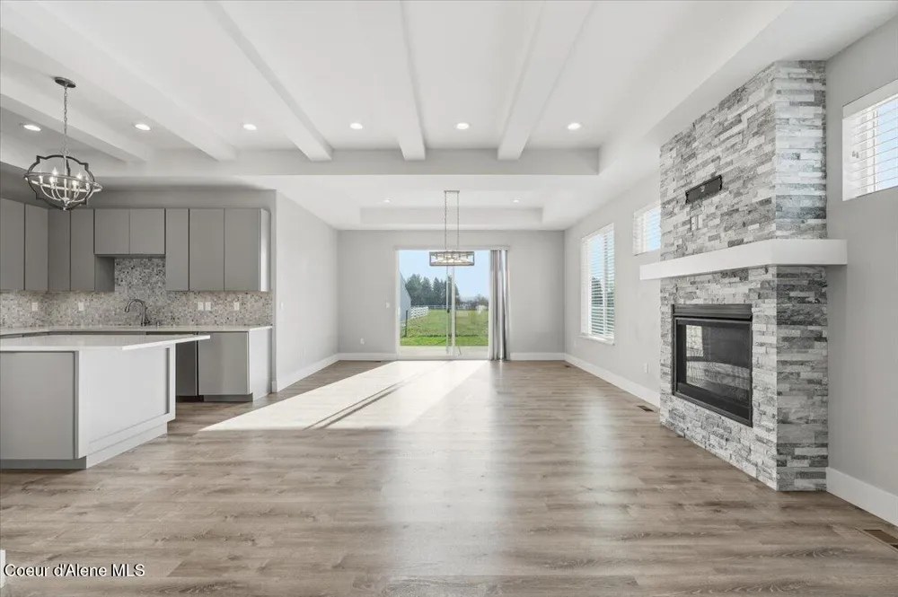 3294 W Giovanni Lane Hayden, ID 83835