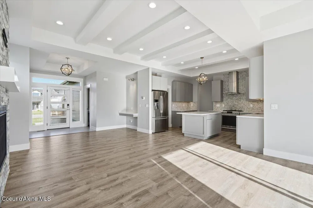 3294 W Giovanni Lane Hayden, ID 83835