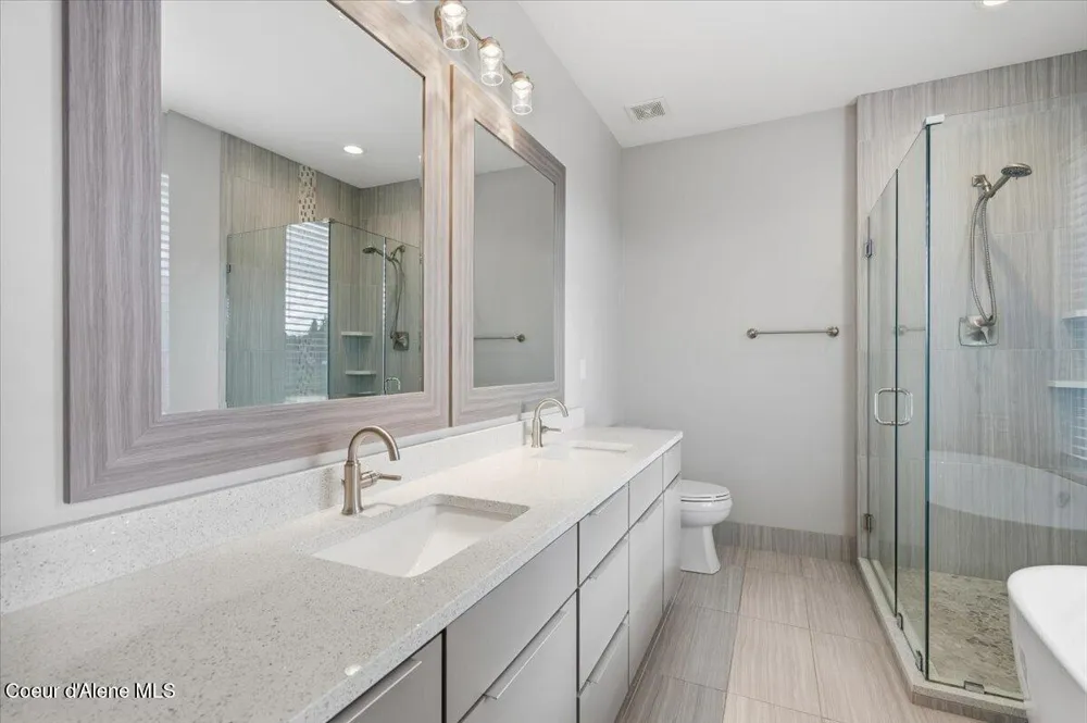 3294 W Giovanni Lane Hayden, ID 83835