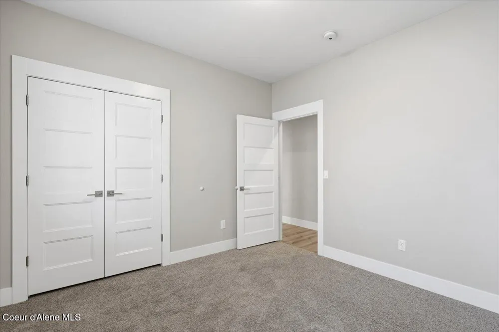 3294 W Giovanni Lane Hayden, ID 83835