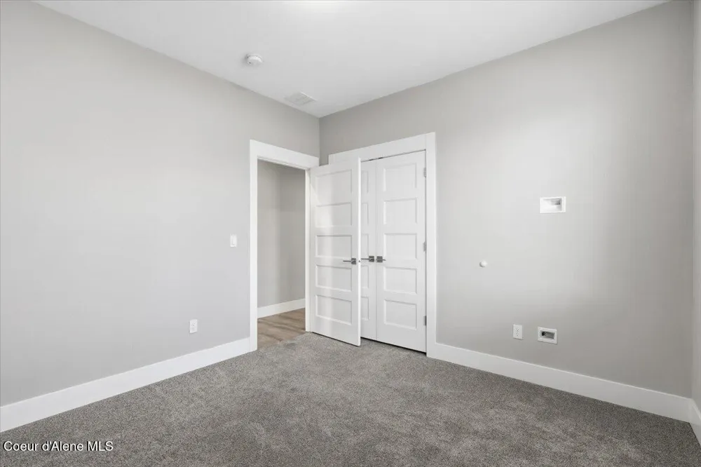 3294 W Giovanni Lane Hayden, ID 83835