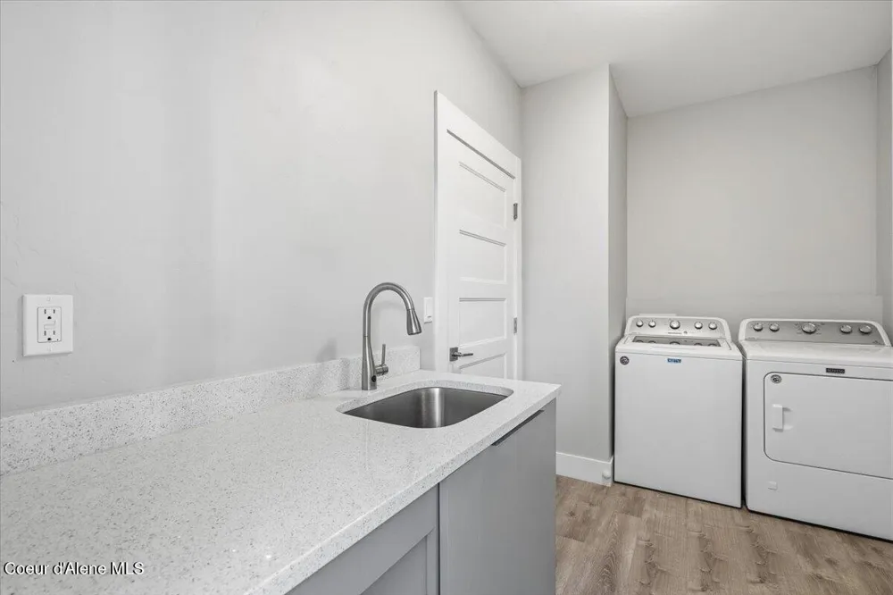 3294 W Giovanni Lane Hayden, ID 83835