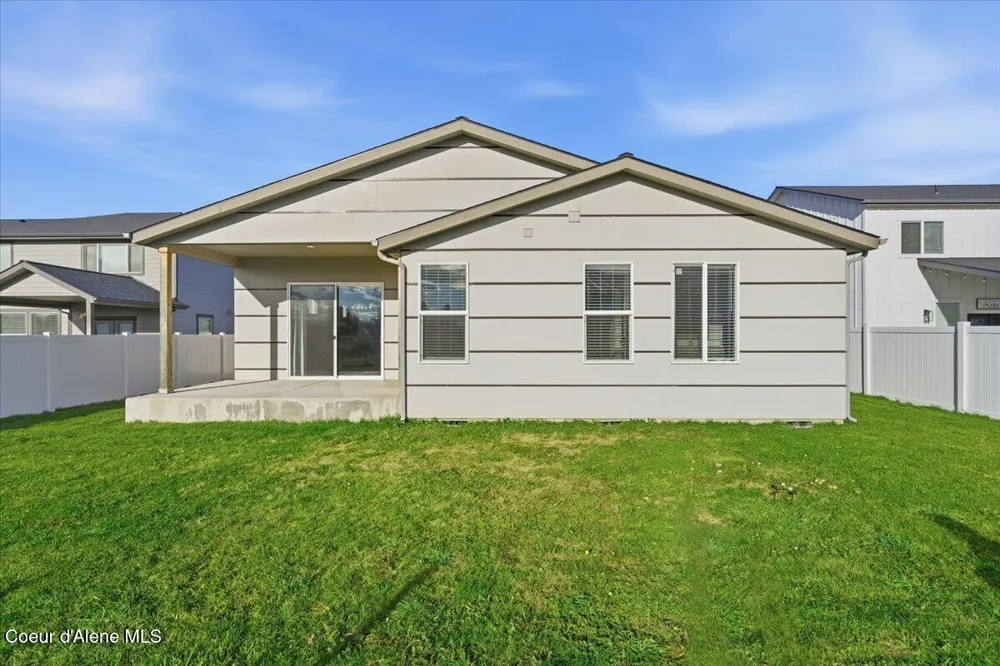 3294 W Giovanni Lane Hayden, ID 83835