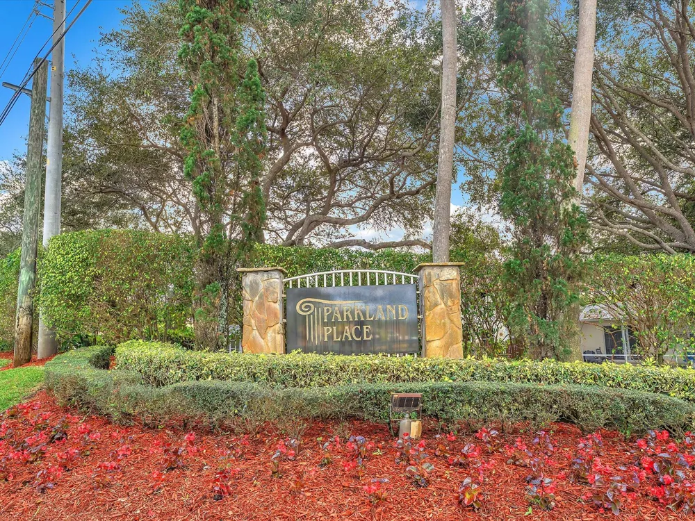 7863 NW 61st Terrace