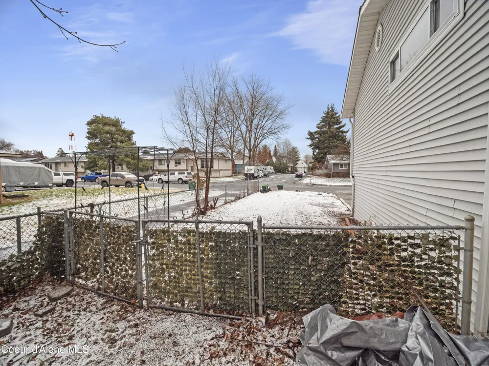 206 S MOEN STREET Spokane Valley, WA 99016