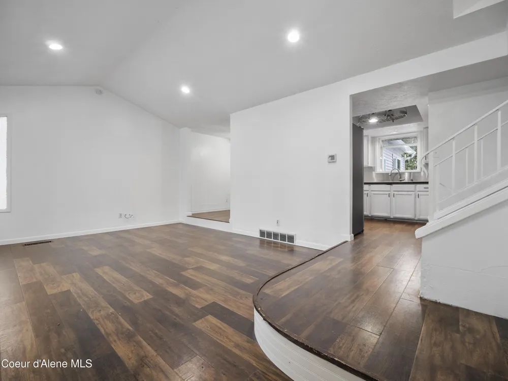 206 S MOEN STREET Spokane Valley, WA 99016