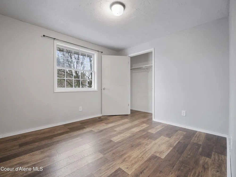 206 S MOEN STREET Spokane Valley, WA 99016