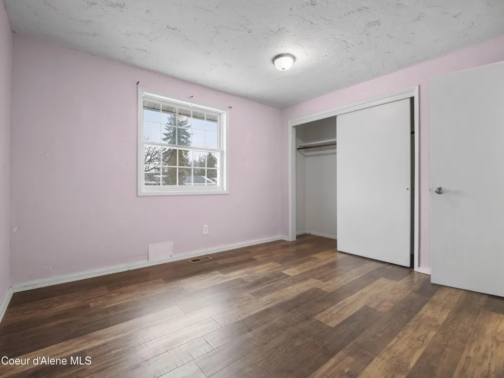 206 S MOEN STREET Spokane Valley, WA 99016
