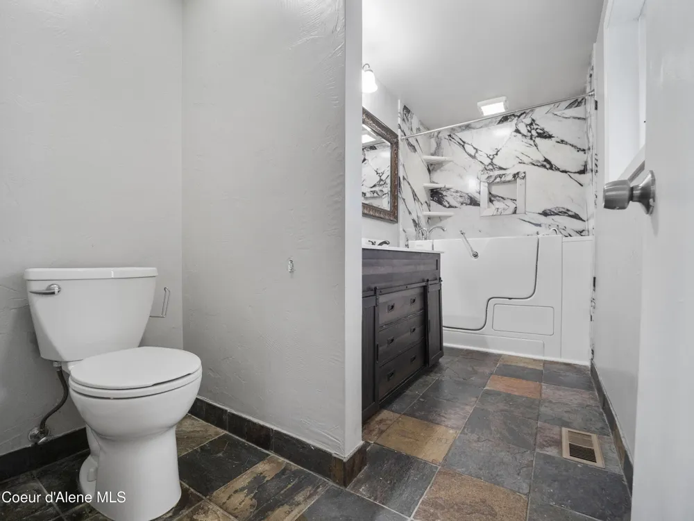 206 S MOEN STREET Spokane Valley, WA 99016