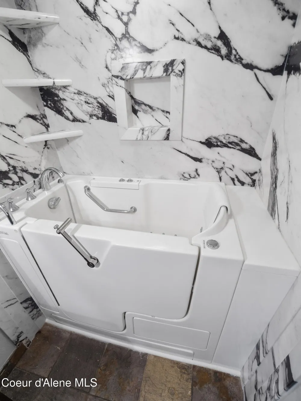 206 S MOEN STREET Spokane Valley, WA 99016