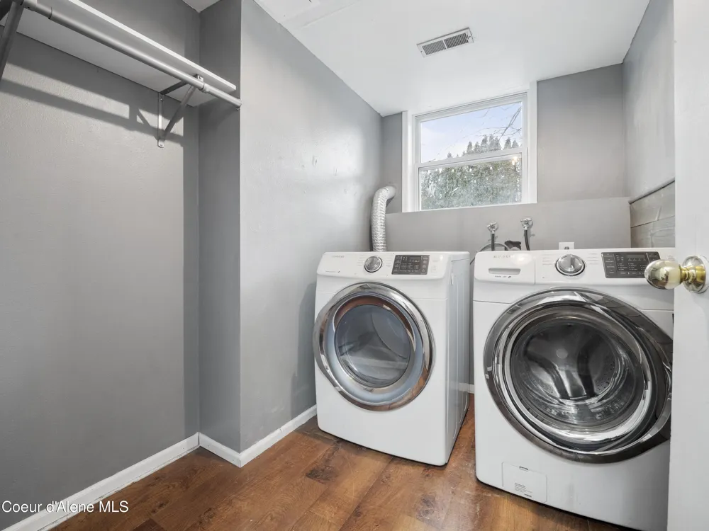 206 S MOEN STREET Spokane Valley, WA 99016