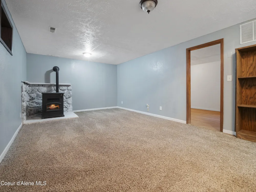 206 S MOEN STREET Spokane Valley, WA 99016