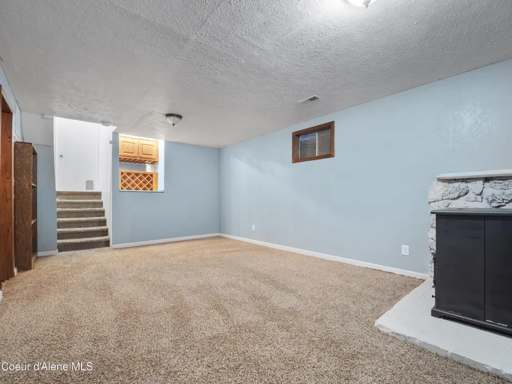 206 S MOEN STREET Spokane Valley, WA 99016