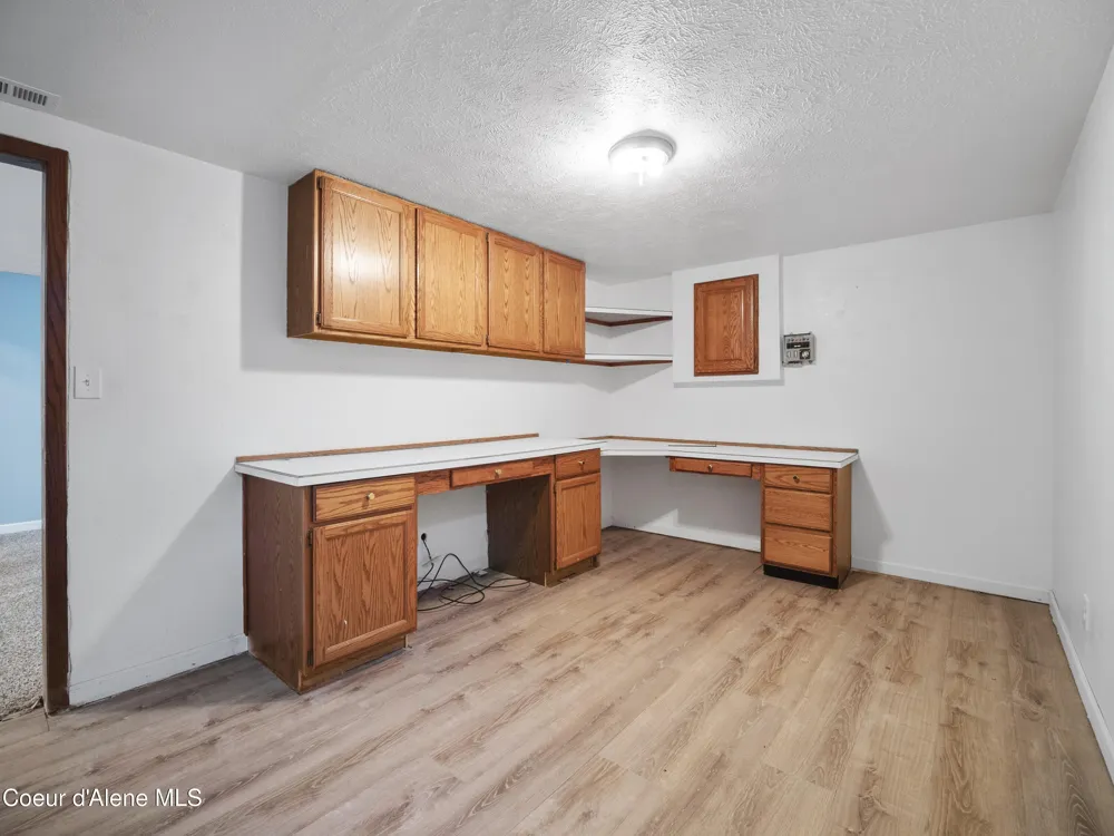 206 S MOEN STREET Spokane Valley, WA 99016