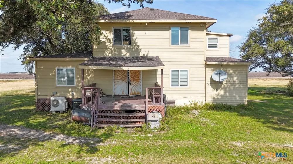 676 County Road 426 El Campo, TX 77437