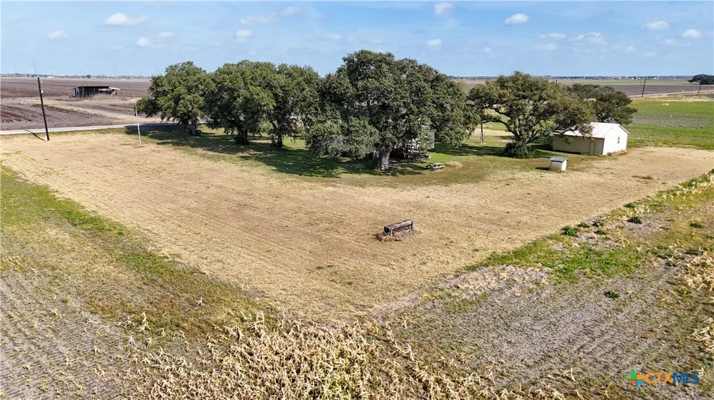 676 County Road 426 El Campo, TX 77437