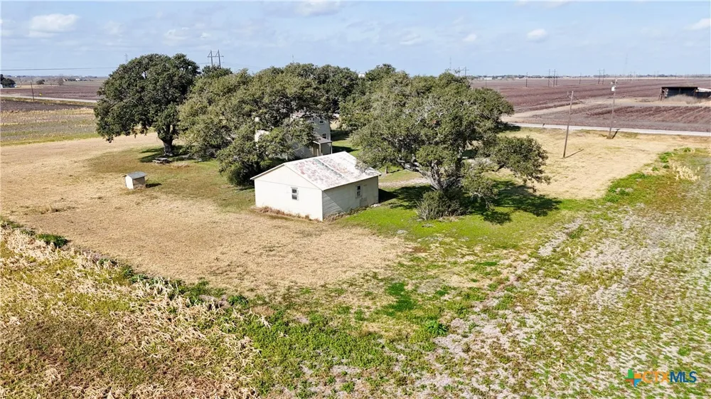 676 County Road 426 El Campo, TX 77437