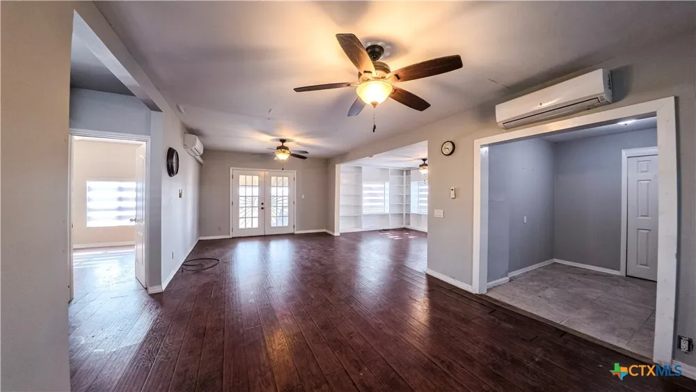 676 County Road 426 El Campo, TX 77437