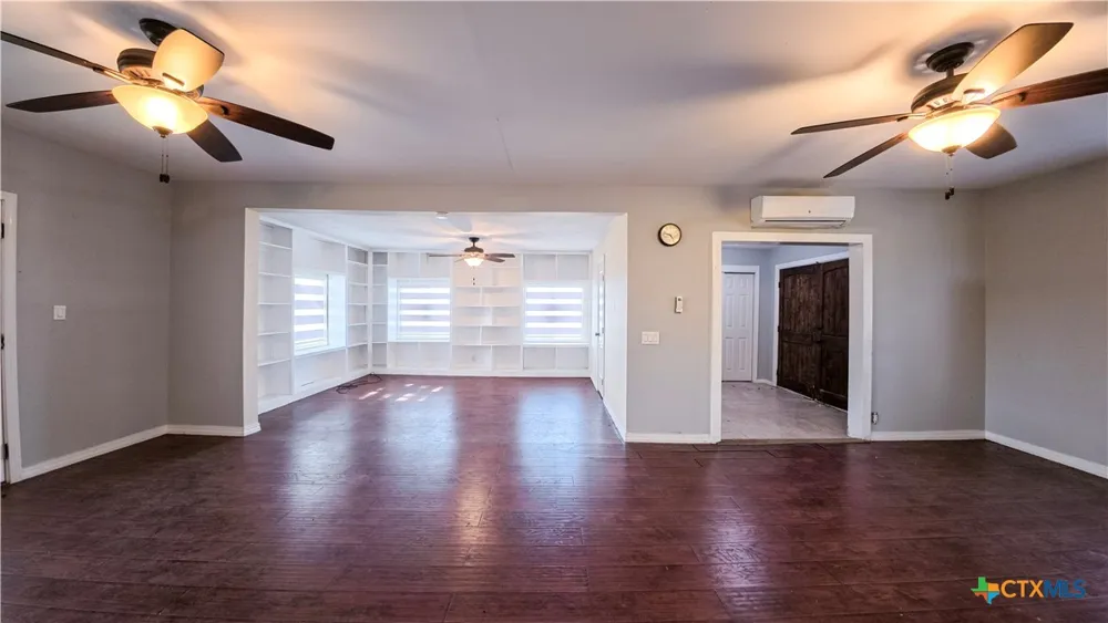 676 County Road 426 El Campo, TX 77437