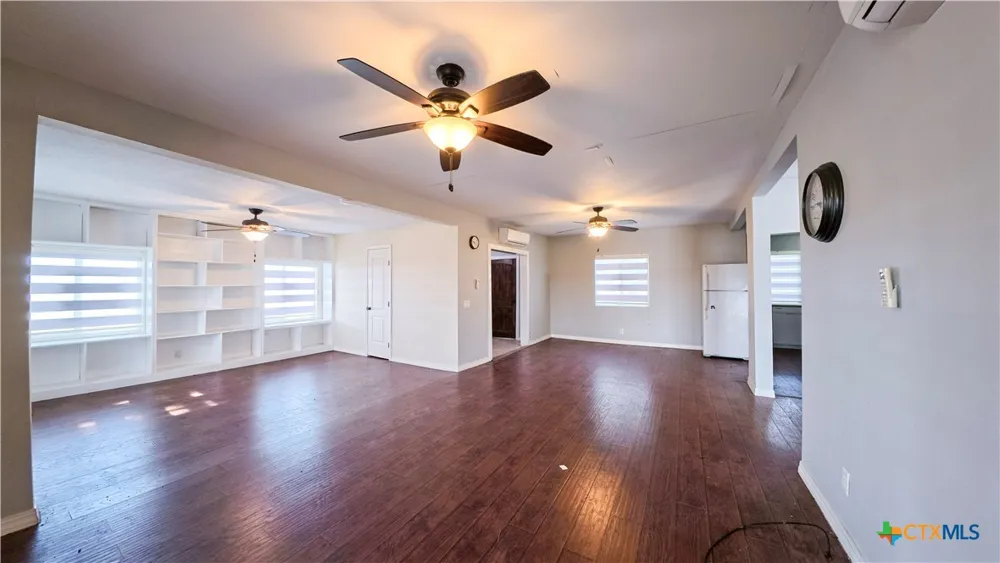 676 County Road 426 El Campo, TX 77437