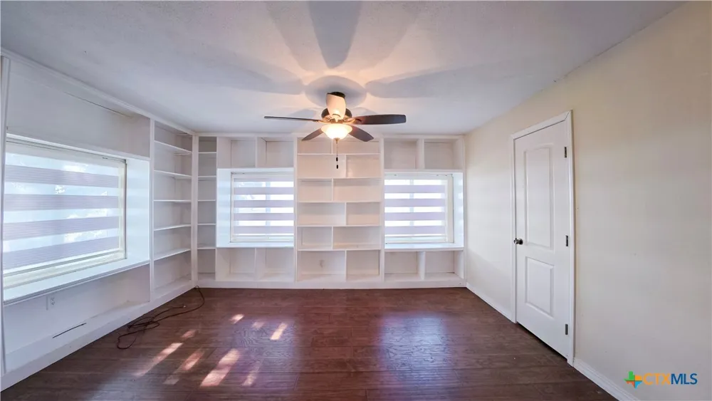 676 County Road 426 El Campo, TX 77437