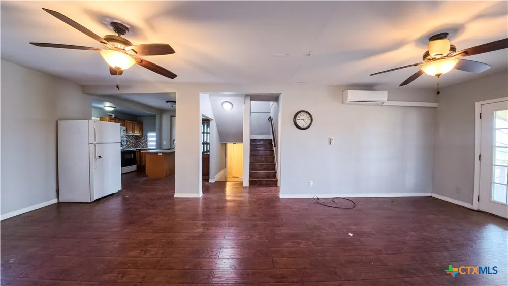 676 County Road 426 El Campo, TX 77437