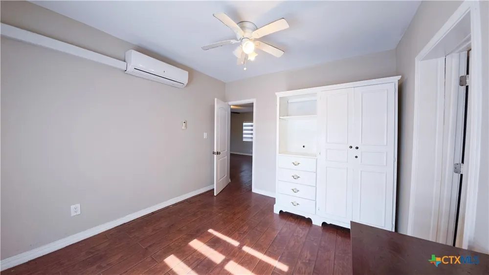 676 County Road 426 El Campo, TX 77437