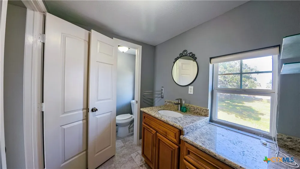 676 County Road 426 El Campo, TX 77437