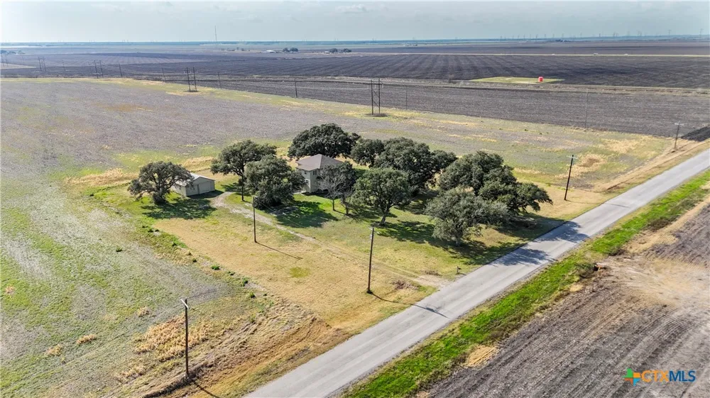 676 County Road 426 El Campo, TX 77437