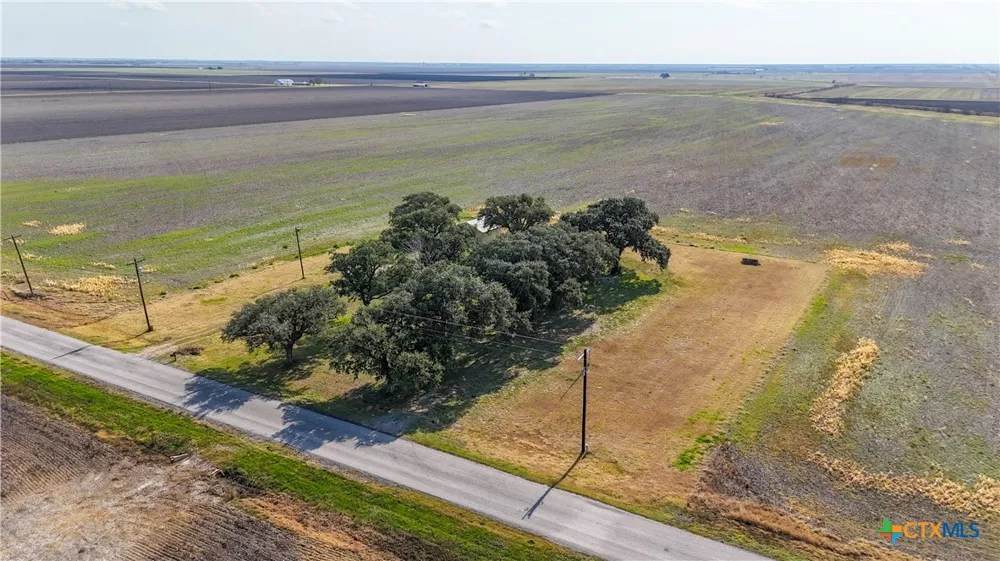 676 County Road 426 El Campo, TX 77437