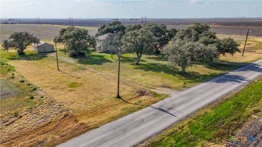 676 County Road 426 El Campo, TX 77437