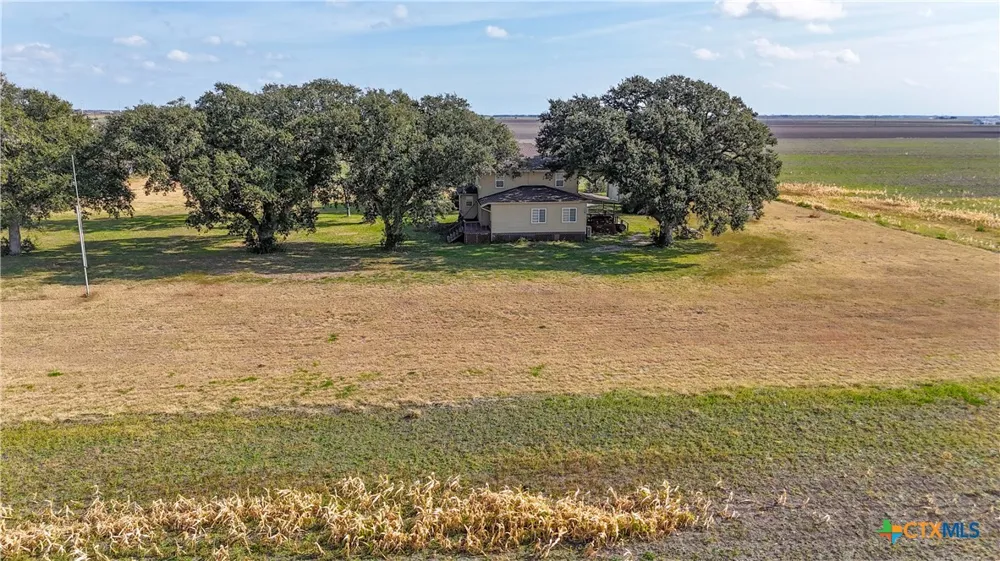 676 County Road 426 El Campo, TX 77437