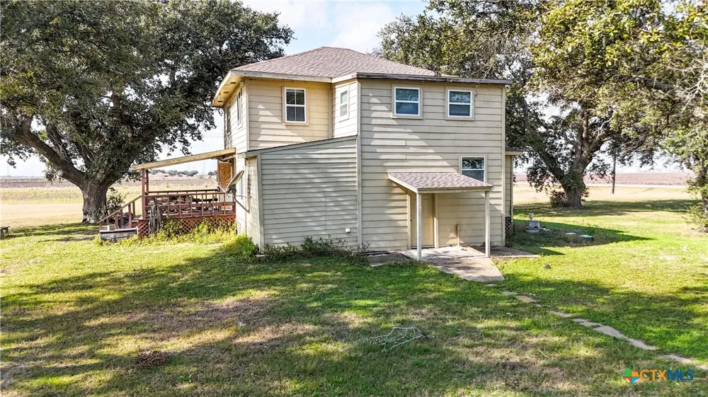 676 County Road 426 El Campo, TX 77437