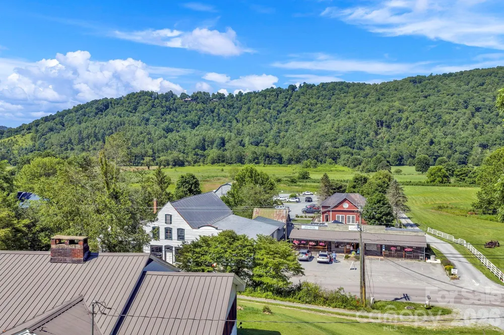 3606 NC Highway 194 S Sugar Grove, NC 28679