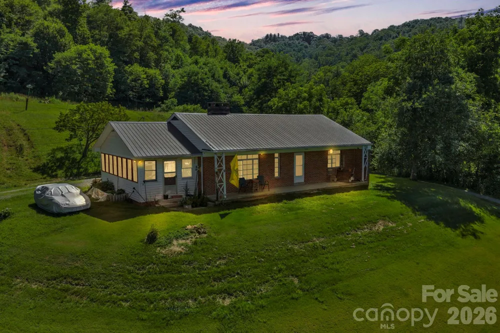 3606 NC Highway 194 S Sugar Grove, NC 28679