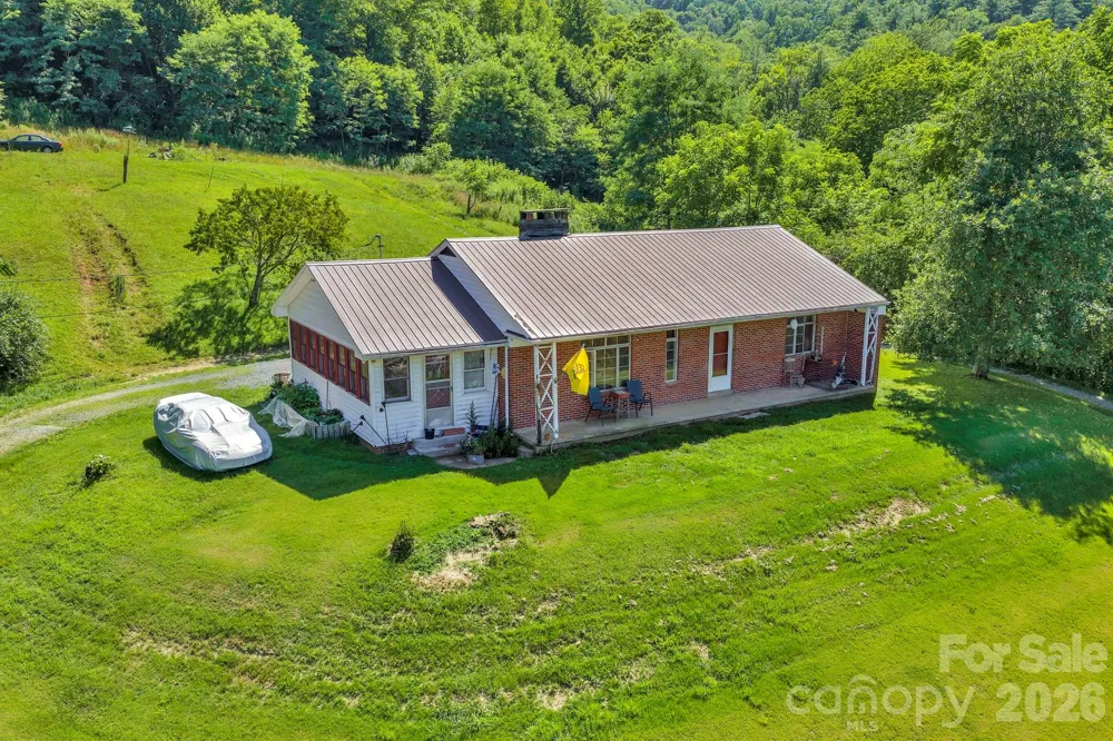 3606 NC Highway 194 S Sugar Grove, NC 28679