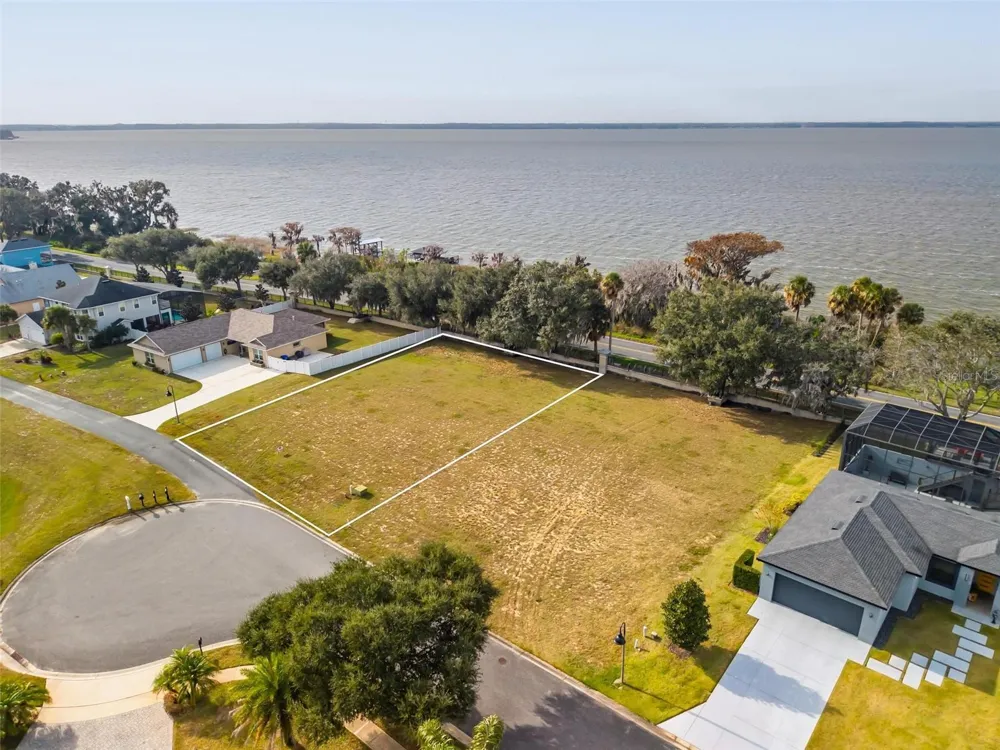 3225 LANDING VIEW Tavares, FL 32778