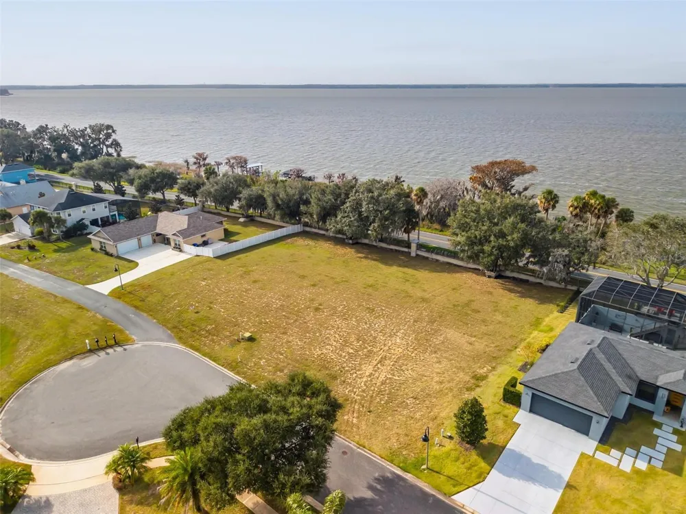 3225 LANDING VIEW Tavares, FL 32778